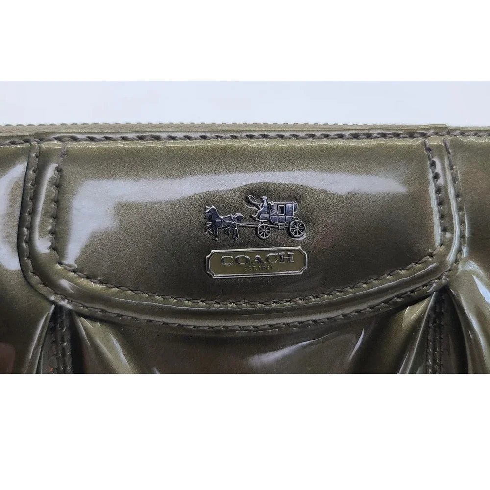 Coach Bifold Accordion Wallet Green Olive ID's Cards Bills Coins Round Zip - Picture 4 of 8